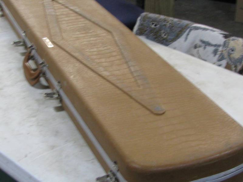 lot 34 image: Hard Gun Case