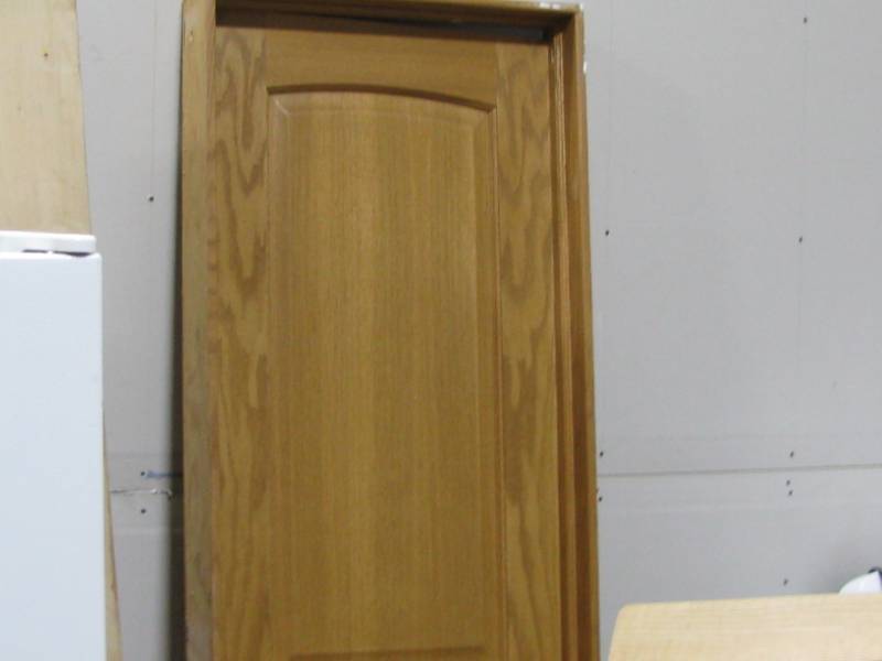 lot 49 image: Oak Door