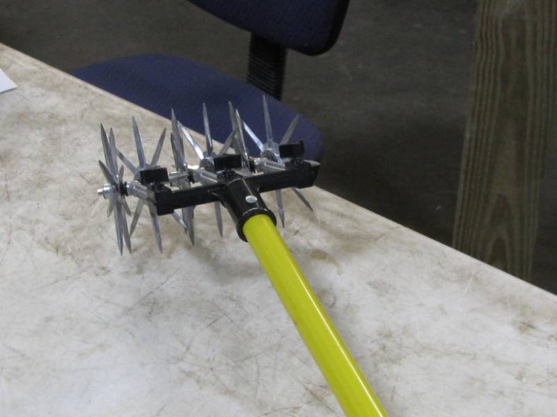 lot 59 image: Hound Dog Weeder