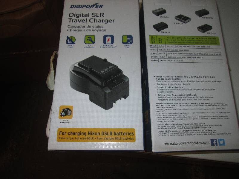 lot of 2 DSLR travel charger ...