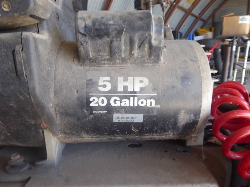 lot 15 image: Campbell Hausfeld 5 HP 20 Gallon Air Compressor
