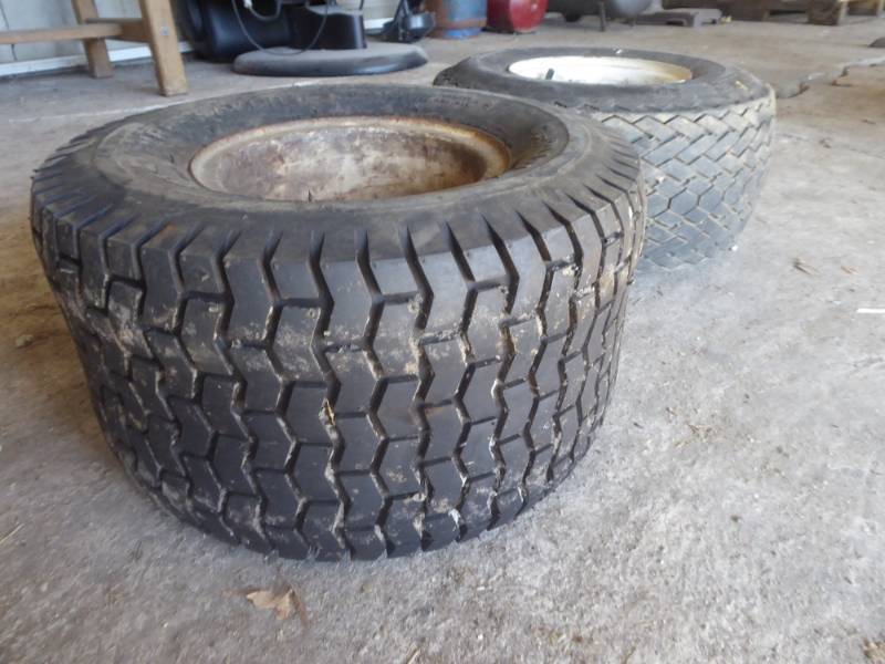 lot 21 image: Riding Lawnmower Tire Lot