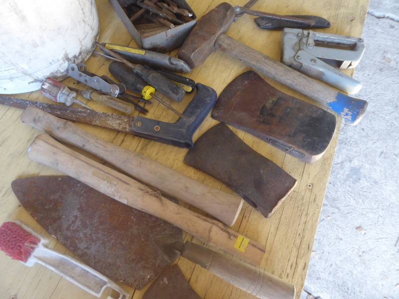 lot 26 image: Bucket Lot of Miscellaneous Hand Tools