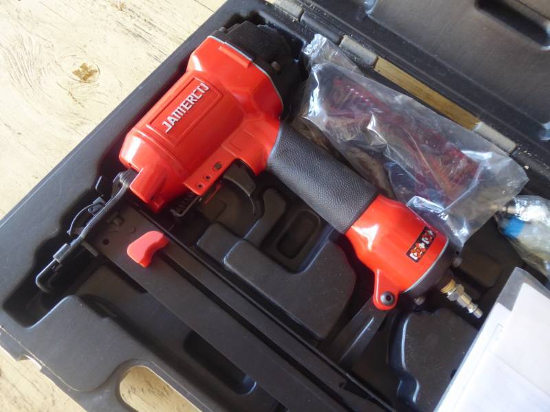 lot 36 image: Brand New Pneumatic Finish Nailer