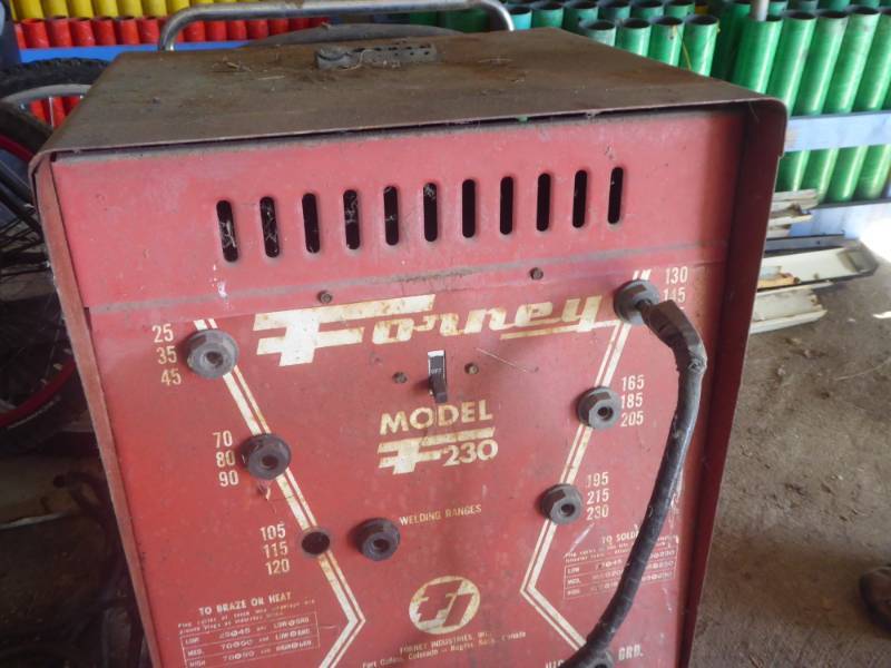 lot 44 image: Forney Model 230 Welder