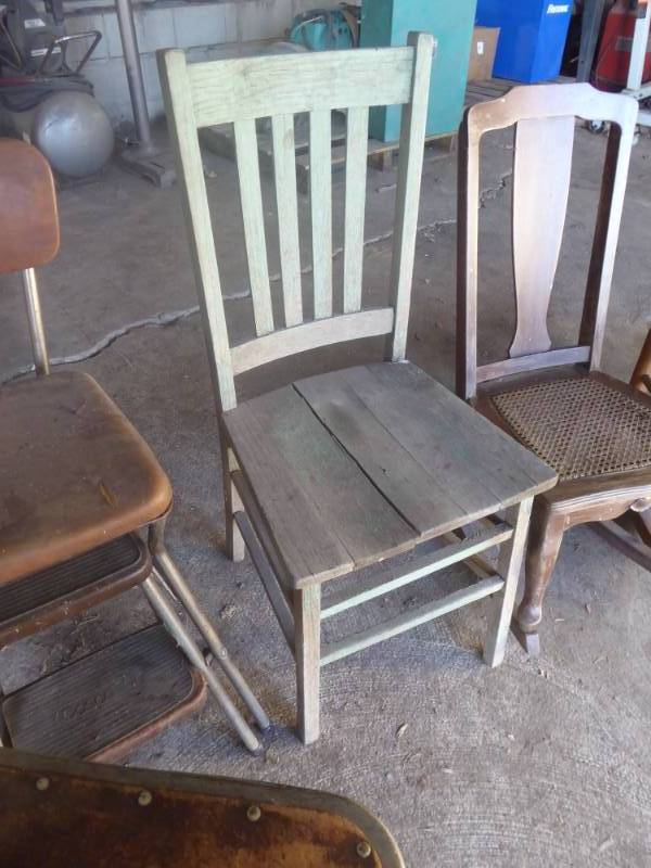 lot 77 image: Big Lot of Vintage & Antique Chairs, Stools and Rockers