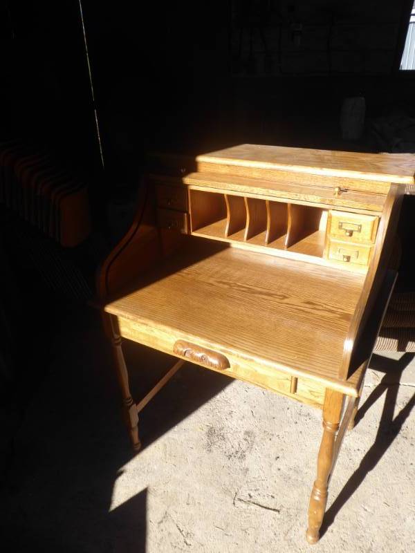 lot 86 image: Coaster Honey Warm Secretary Desk