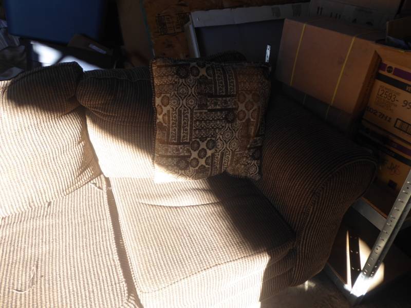 lot 88 image: 92 x 26 x 21 Couch