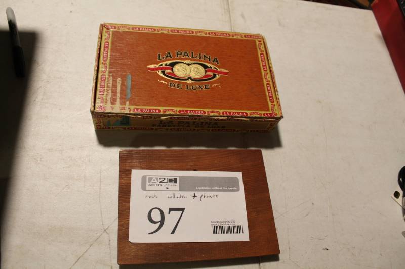 lot 97 image: Rock Collection, Living Things Wall Plaque