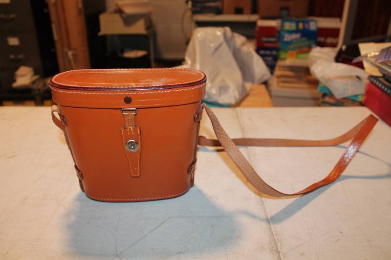 lot 89 image: 7x35 Binoculars w Case