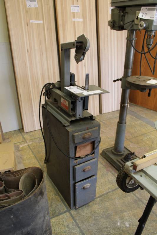 lot 16 image: Dayton 1in. Sander-Grinder