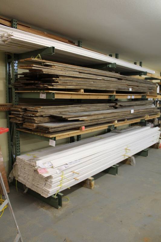 lot 20 image: Cantilever Rack