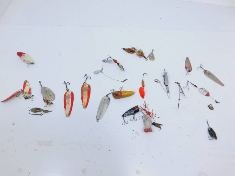 lot 10 image: Lot Of Vintage Fishing Lures