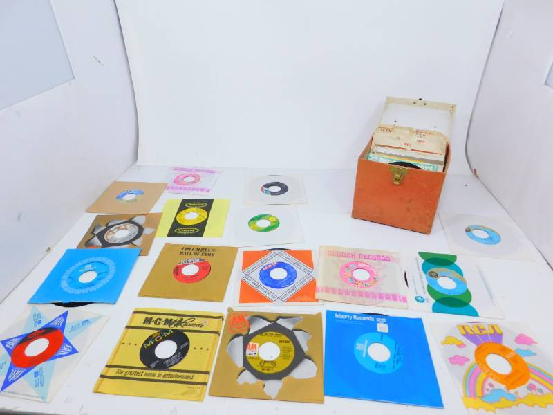 lot 24 image: Vintage 45 RPM Records Case With 45 RPM Records Inside