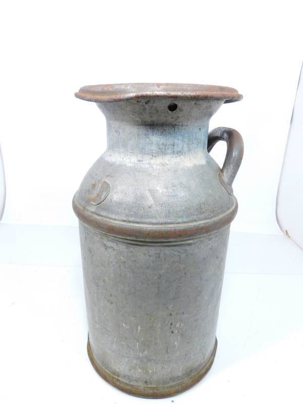 lot 42 image: Vintage Milk Or Cream Can
