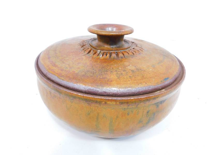 lot 62 image: Vintage Pottery Casserole Dish With Lid