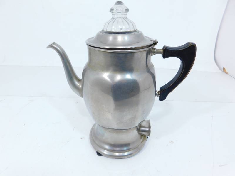 lot 66 image: Vintage Electric Chrome Coffee Pot Percolator