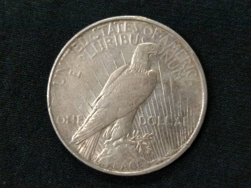 1922 D Peace Silver Dollar...