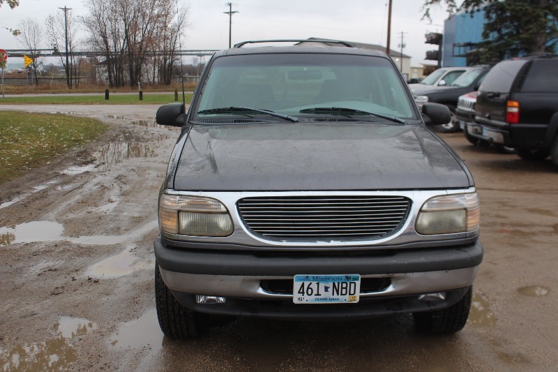 lot 3124 image: 1998 Ford Explorer XLT 4x4 5.0l V8