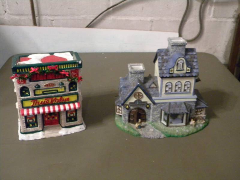 lot 17 image: Olde World Village #1 & True Value Hardware