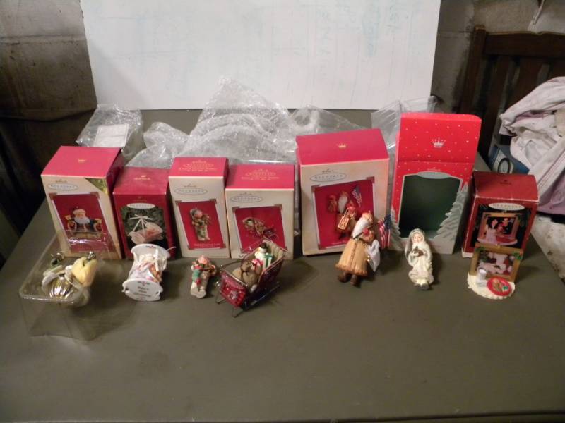 lot 20 image: 7 Hallmark Keepsake Ornaments