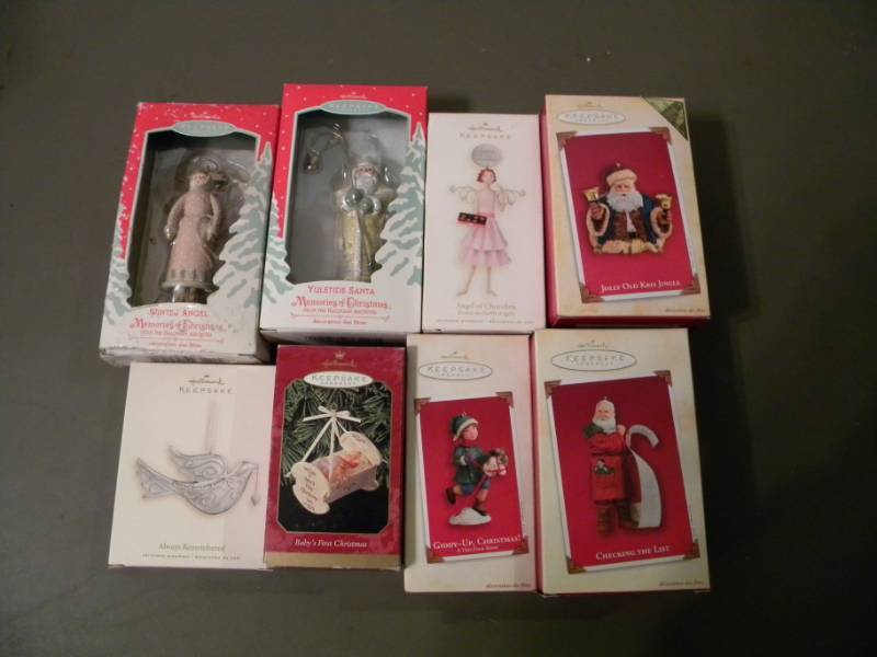 lot 21 image: 8 Hallmark Keepsake Ornaments