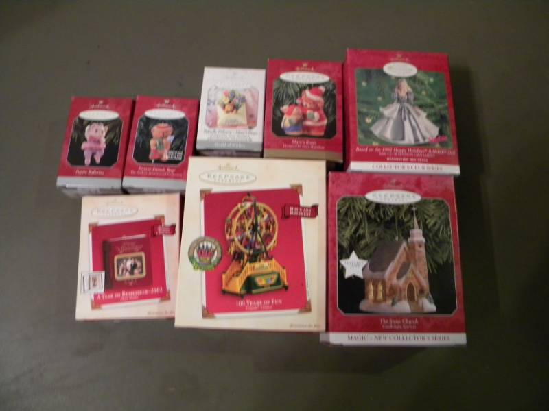 lot 22 image: 8 Hallmark Keepsake Ornaments