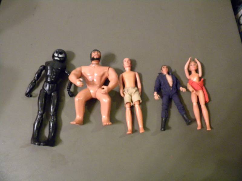 lot 52 image: 5 Dolls Mainly from the 1970s