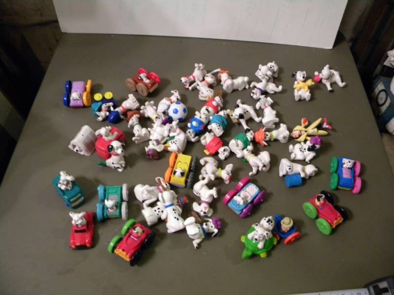 lot 55 image: 101 Dalmatians Toy Figures