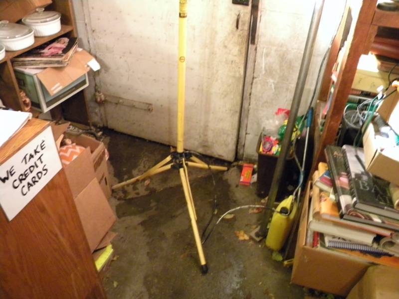 lot 60 image: 500 Watt Worklight
