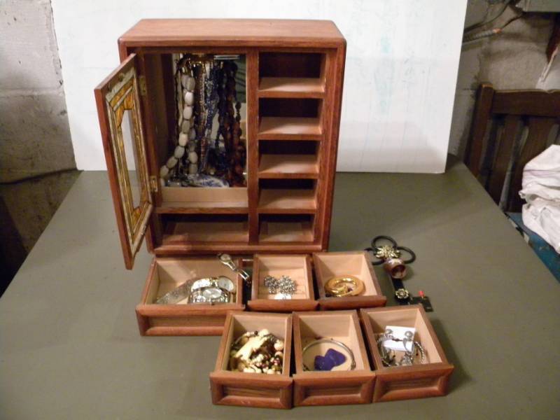 lot 68 image: Jewelry Box & Jewelry And Display Key