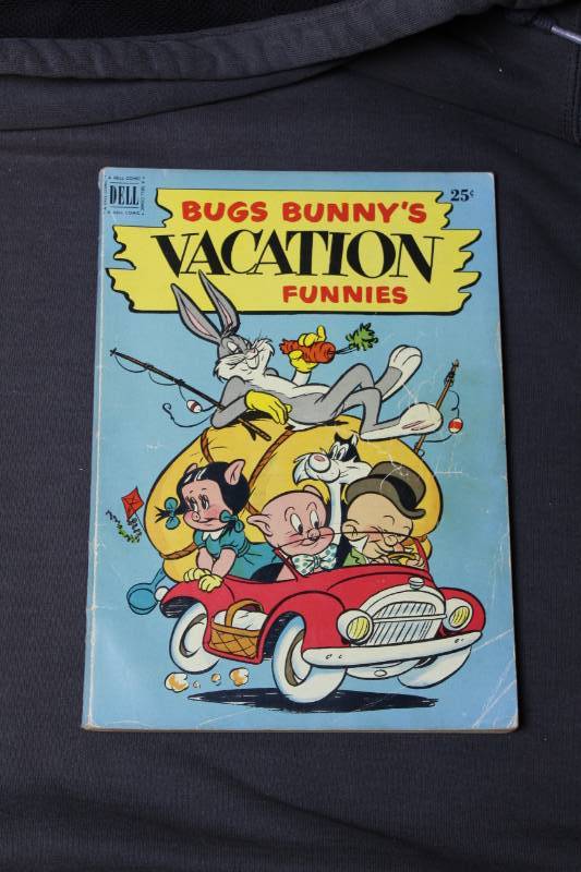 lot 24 image: Dell Bugs Bunnys Vacation Funnies Comic Book #1