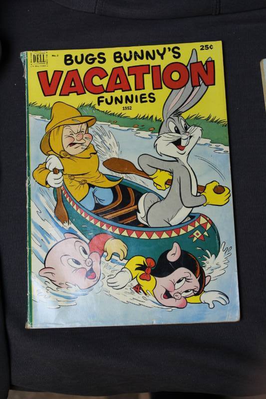 lot 25 image: Dell Bugs Bunnys Vacation Funnies Comic Book #2