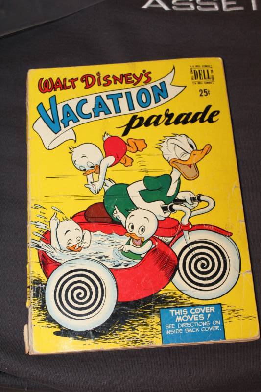 lot 100 image: Dell Walt Disneys Vacation Parade