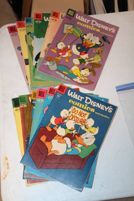 lot 87 image: Dell Walt Disneys Comics and Stories Comic Books - September #216 Through August #227