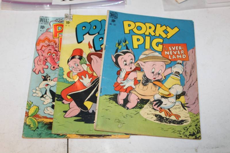 lot 138 image: Dell Walt Disneys Porky Pig Comic Books #182,191,277