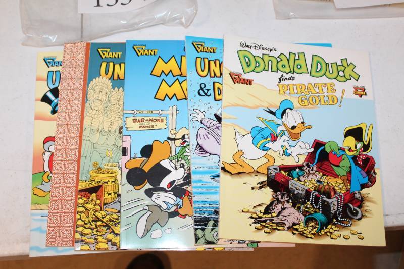 lot 133 image: Gladstone Walt Disneys Donald Duck, Mickey Mouse, Uncle Scrooge Comic Books