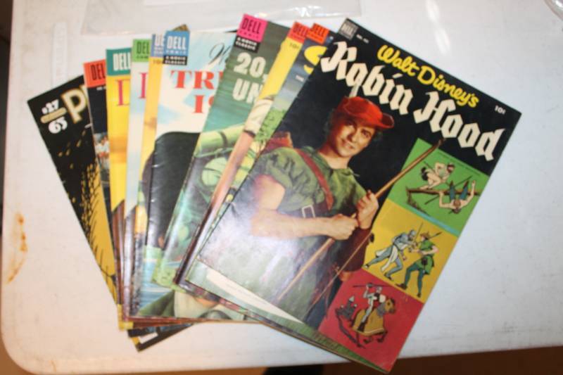 lot 134 image: Dell Walt Disneys Robin Hood, Stormy, Rob Roy, 20,000 Leagues Under The Sea, Treasure Island, Beaver Valley, Davy Crockett, Peanuts Comic Books