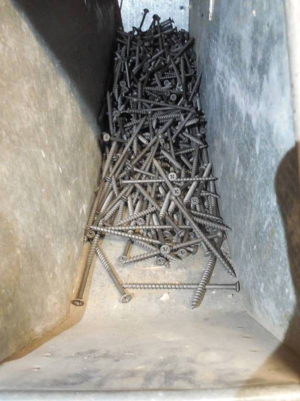 5 DRYWALL SCREWS
