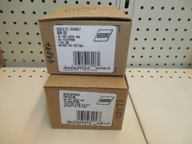 NEW - SCHLAGE  KEYED ENTRY &  DEAD BOLT SET - ANTIQUE BRASS