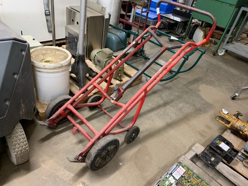 lot 23 image: Barrel dolly