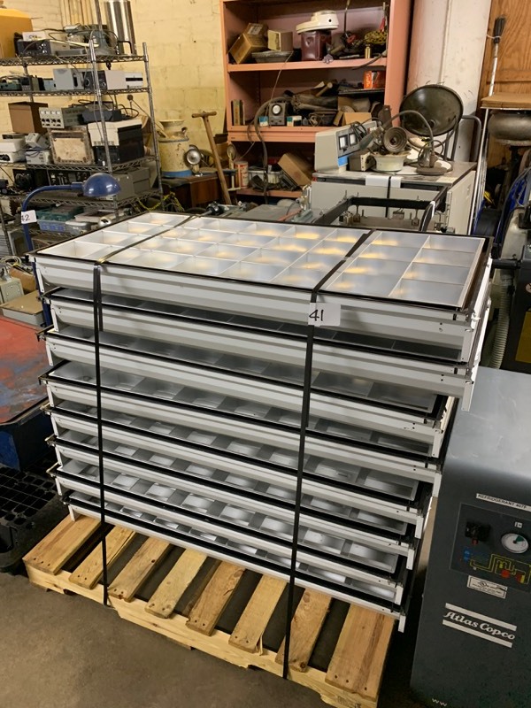 lot 41 image: Drop ceiling lights
