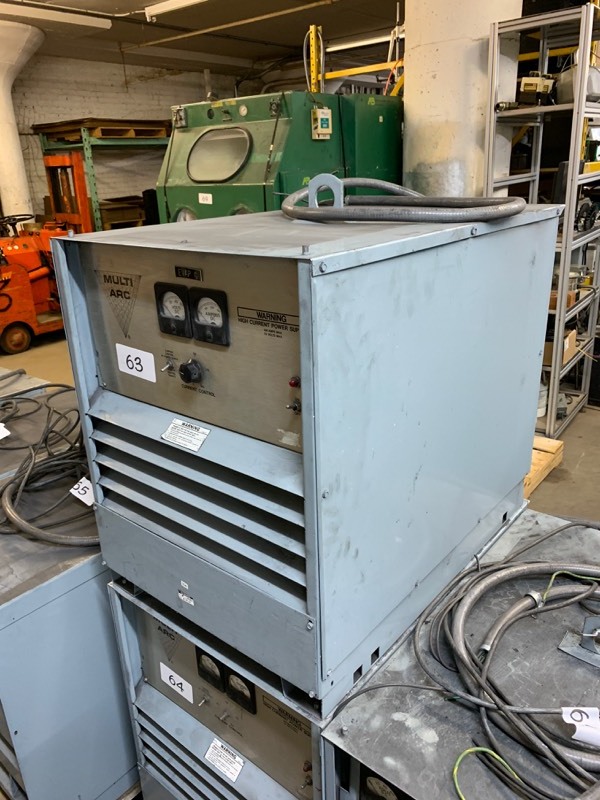 lot 63 image: 100 amp welder