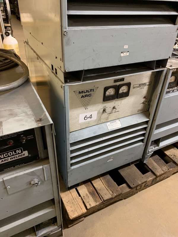lot 64 image: 100 amp welder