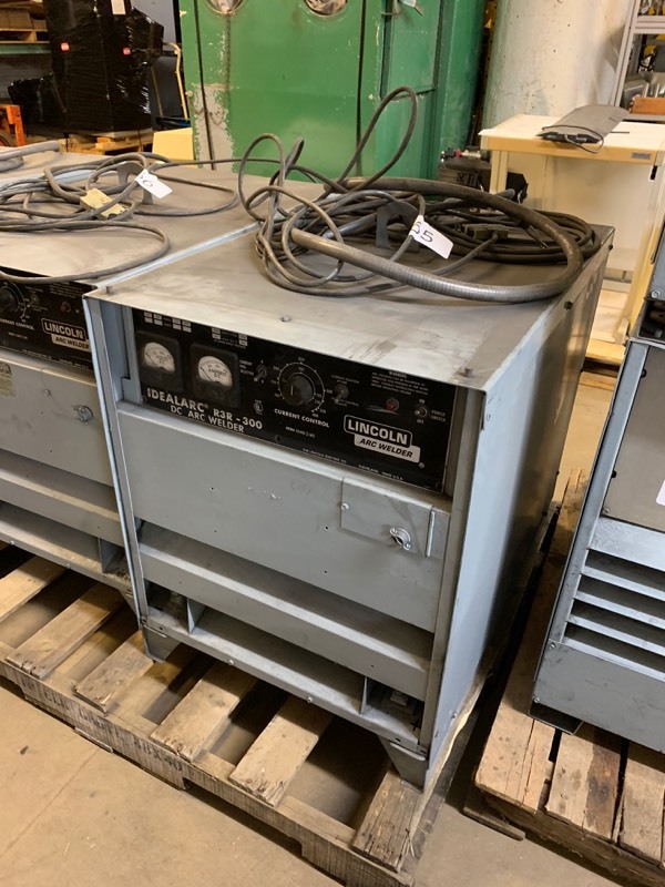 lot 65 image: 300 amp welder