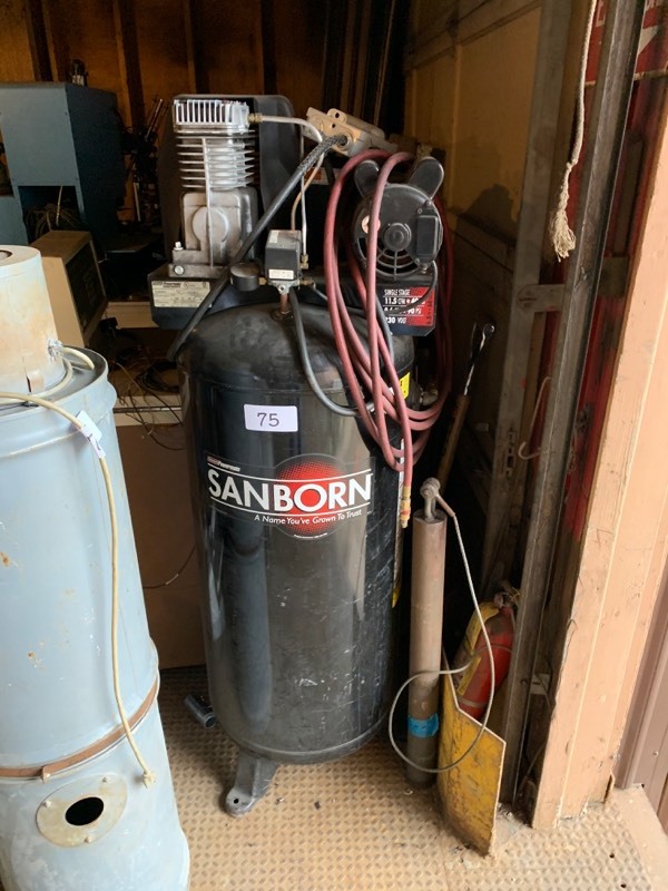 lot 75 image: 6.5hp air compressor