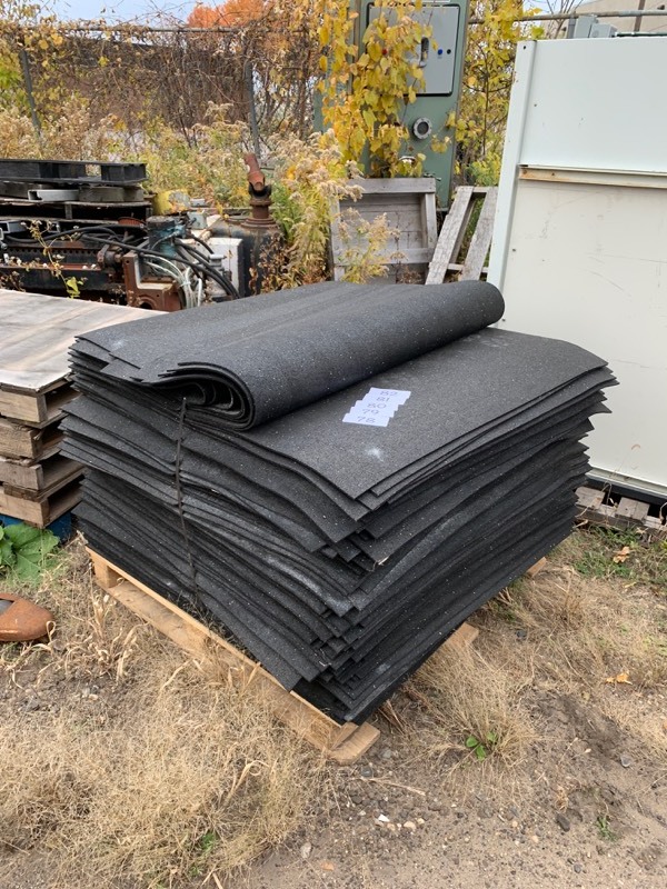 lot 78 image: Lot of 20 porous rubber mats