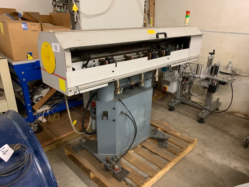 lot 12 image: Hydraulic bar feeder