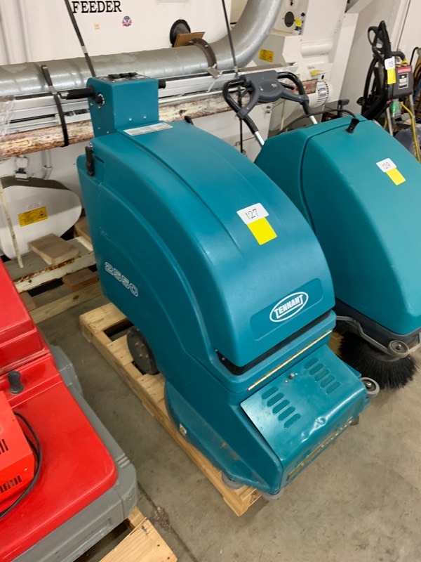 lot 127 image: Tennant floor cleaner