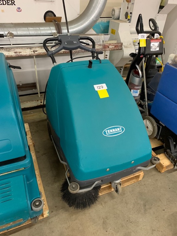 lot 129 image: Floor sweeper